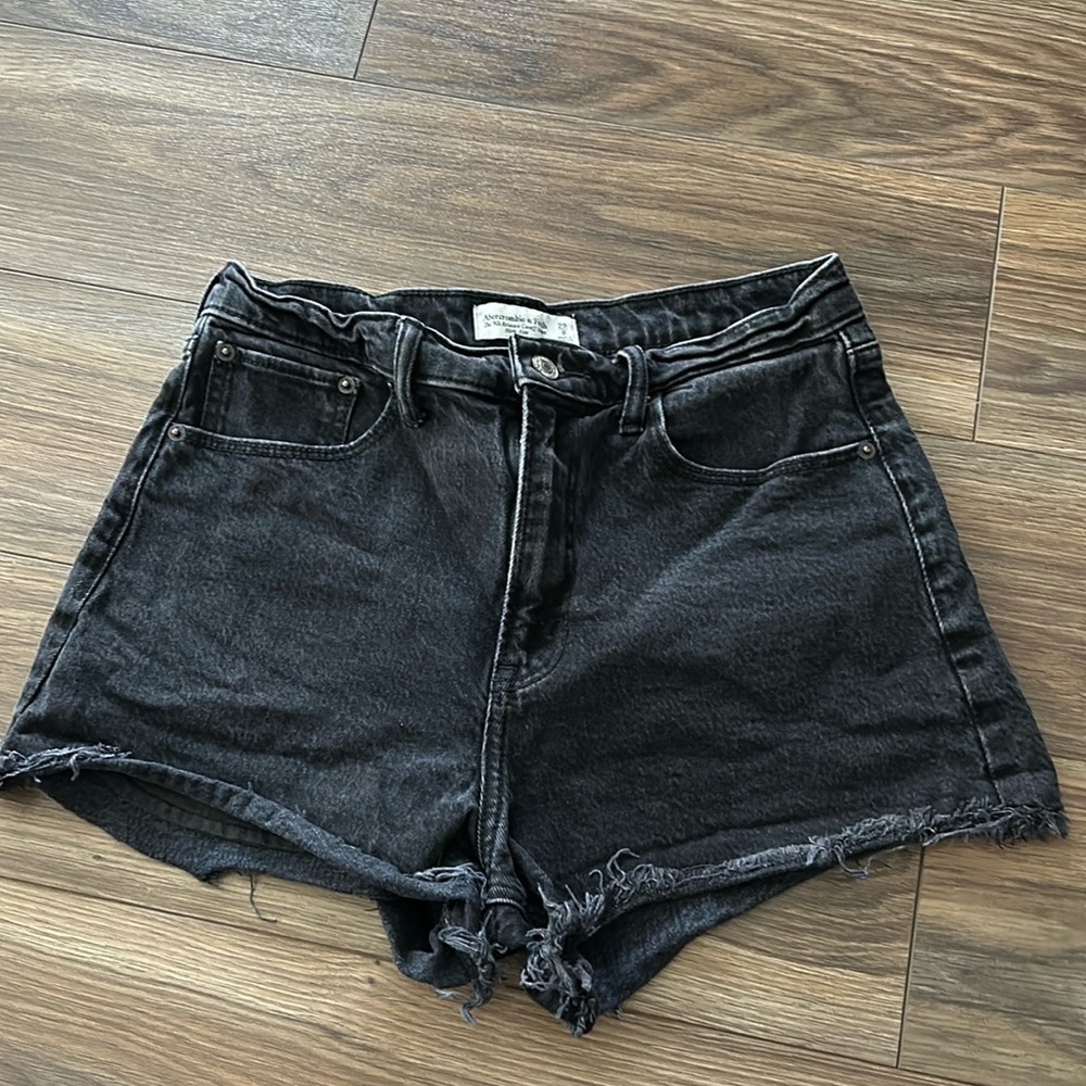 Abercrombie 90s relaxed cutoff short high rise